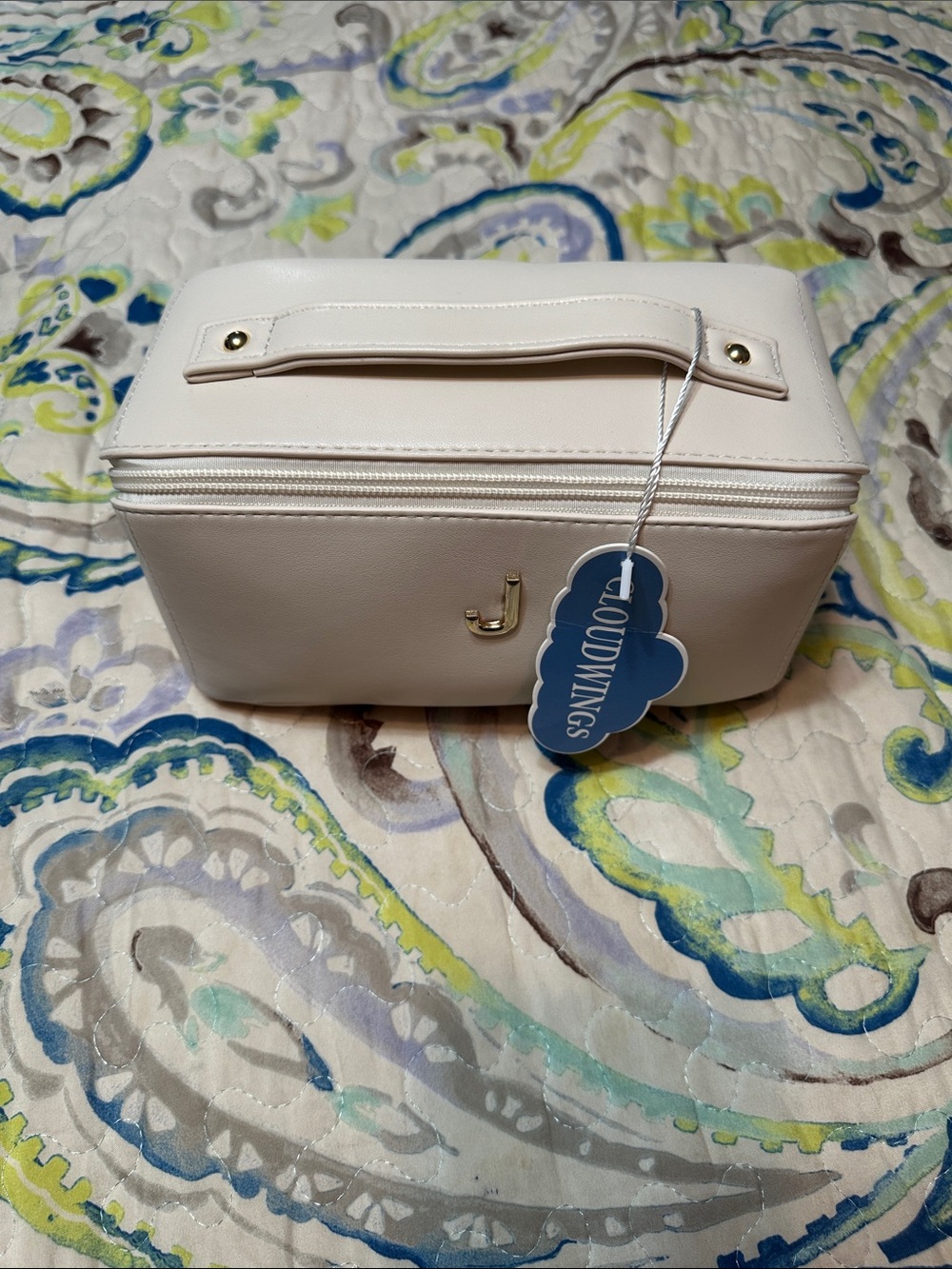 Cream Travel Jewelry Case with Top Handle. PU leather.